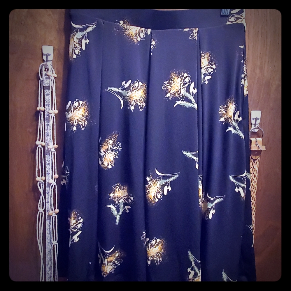 Lularoe skirt